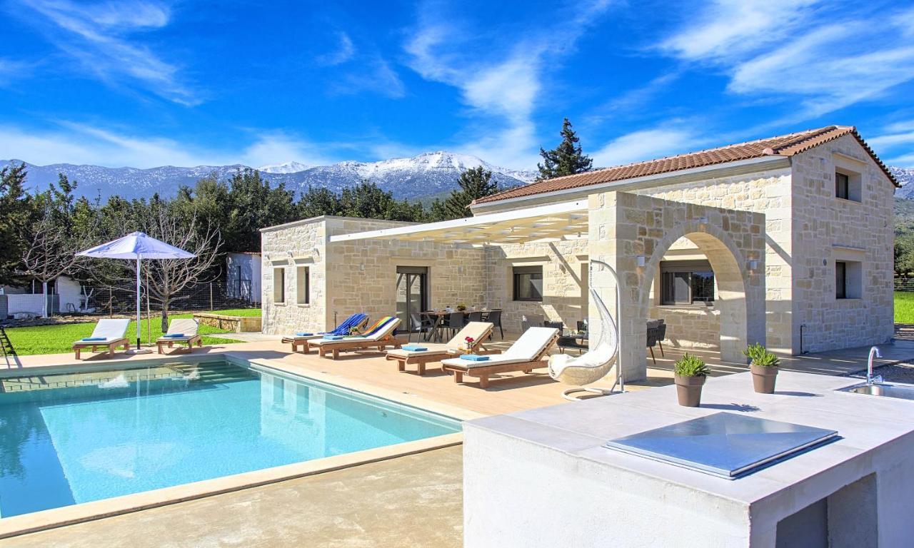 Orientem Heated Pool Villa