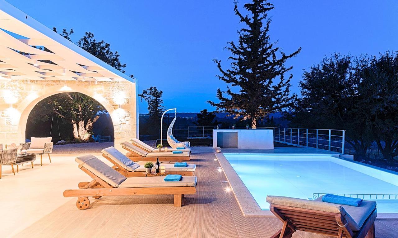Orientem Heated Pool Villa